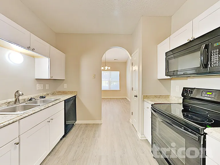 1904 Nigel Ct — Photo 7