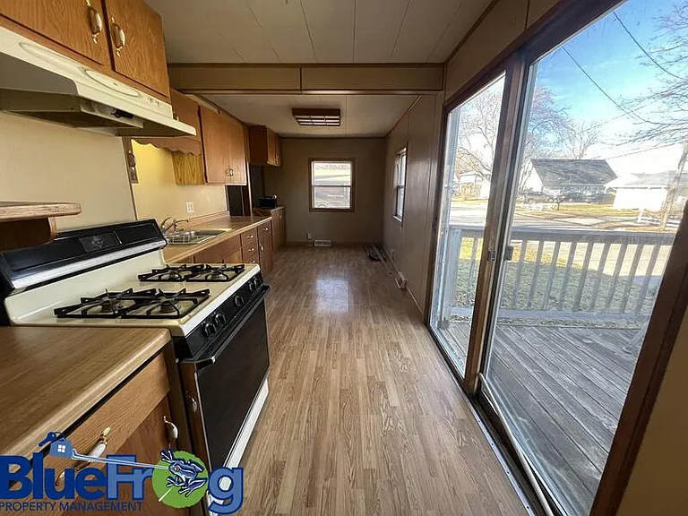 1131 S Greenwood Ave — Photo 7