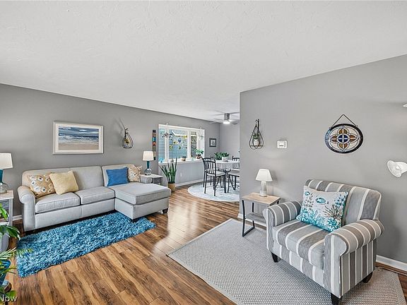 5th image of 4560 Newbury Dr