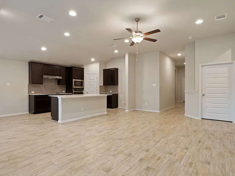 3704 Stillwood Ln — Photo 5