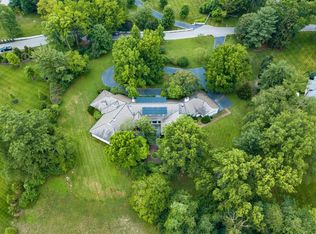 2102 S Warson Rd, Saint Louis, MO 63124