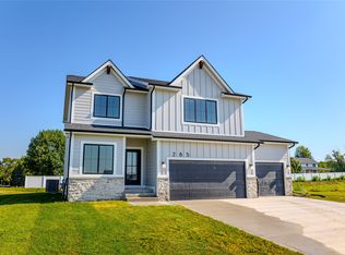 285 NW Woodmoor Dr, Waukee, IA 50263