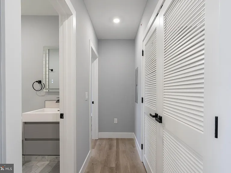 2323 E Cabot St #3 — Photo 23