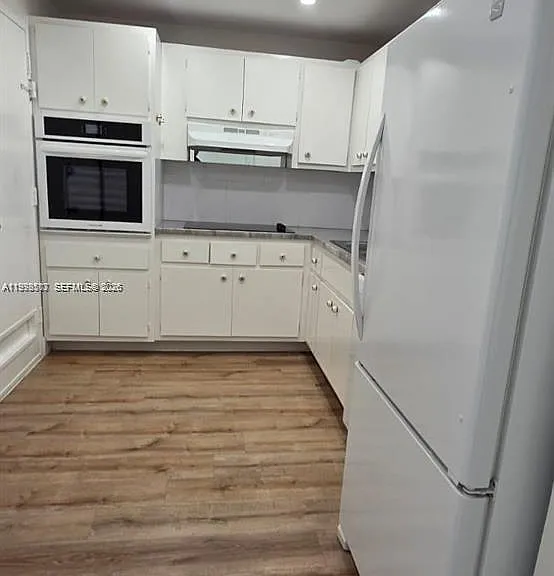 400 Kings Point Dr #1122 — Photo 1