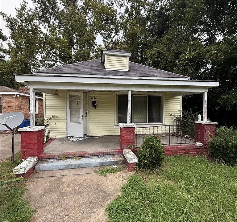 1st image of 3216 Oak Ave