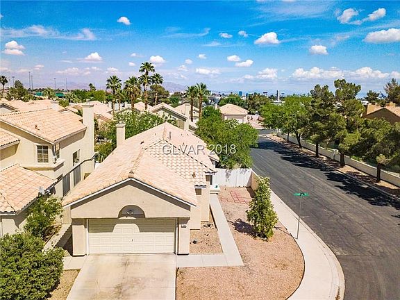 3rd image of 140 Countrywood Cir