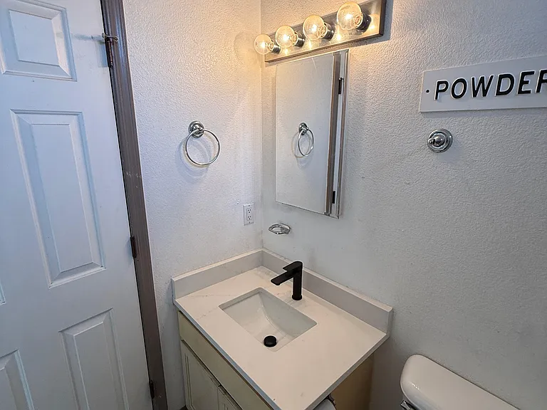 930 E Adelaide Dr #1 — Photo 8