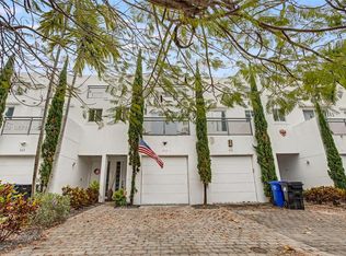 820 NE 19th Ave, Fort Lauderdale, FL 33304