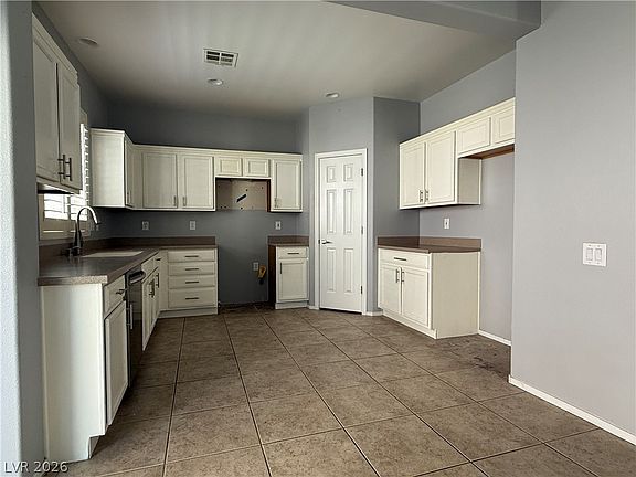 5th image of 2482 Denholme St