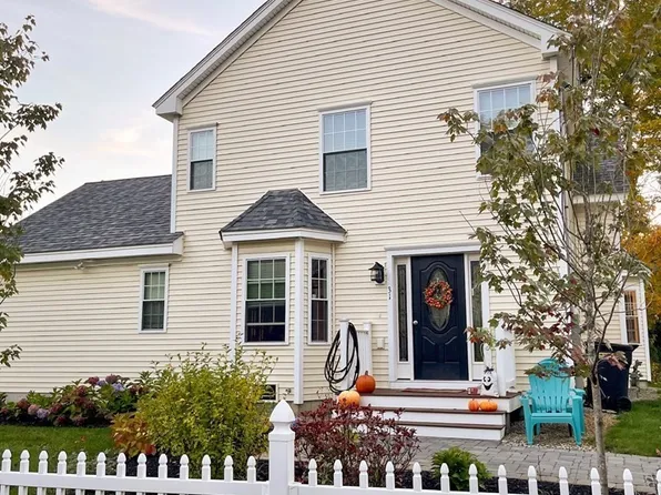 31 Martin St #28, Acton, MA 01720