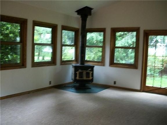 2nd image of 64 N Davis St
