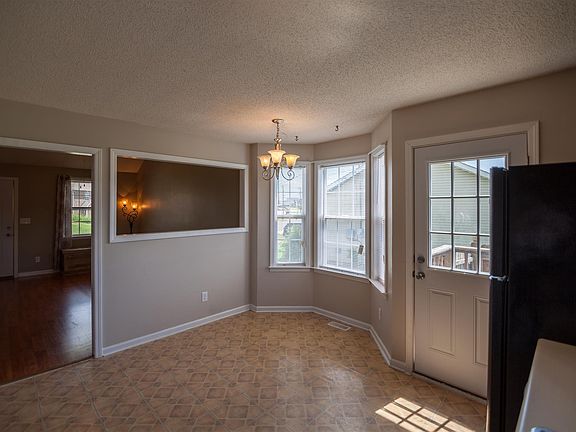 5th image of 220 Cranklen Cir