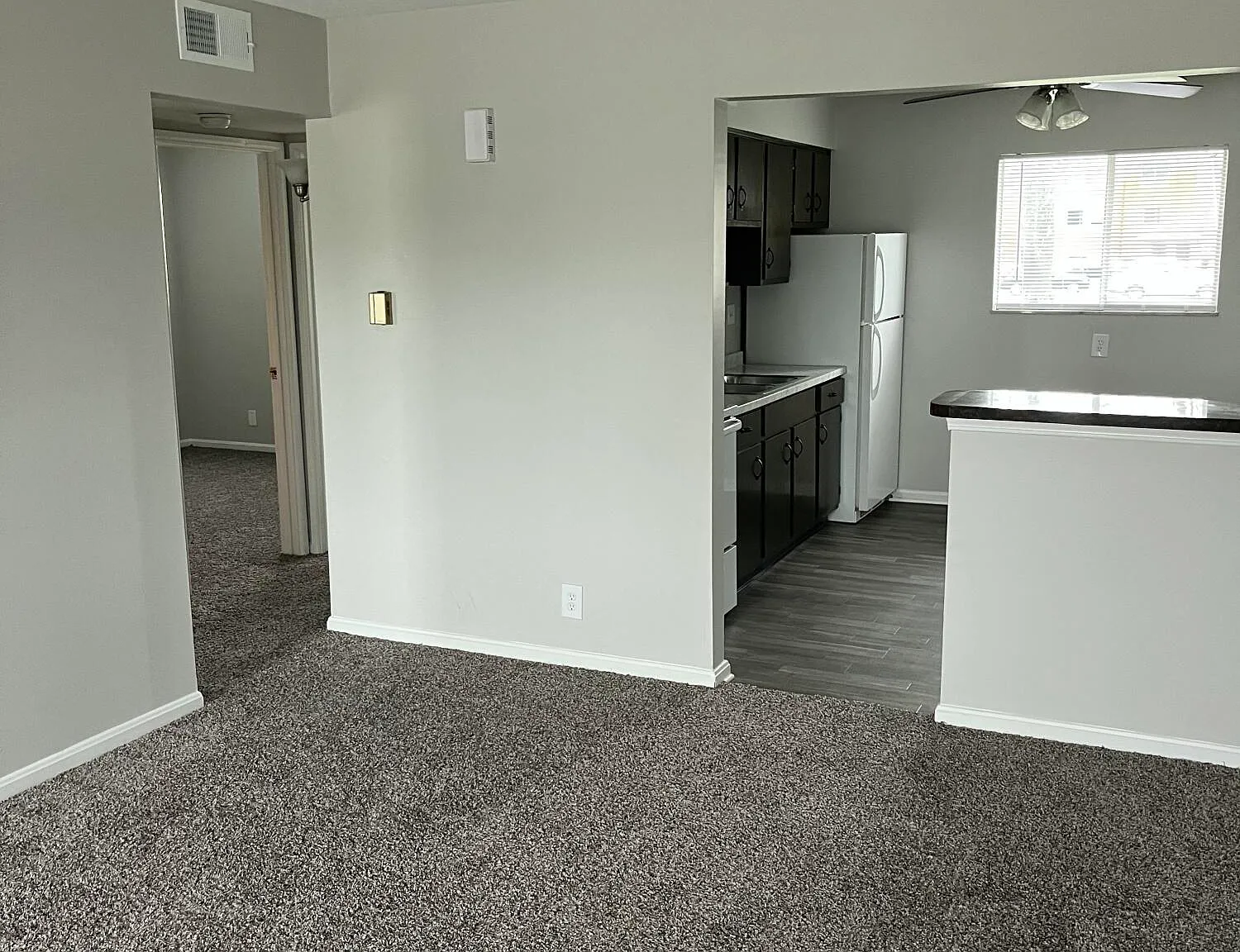 2 bed, 1.0 bath, 800 sqft, $1,050 — Photo 1