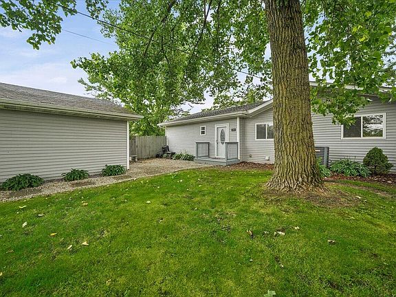 4th image of 26 S Fish Lake St