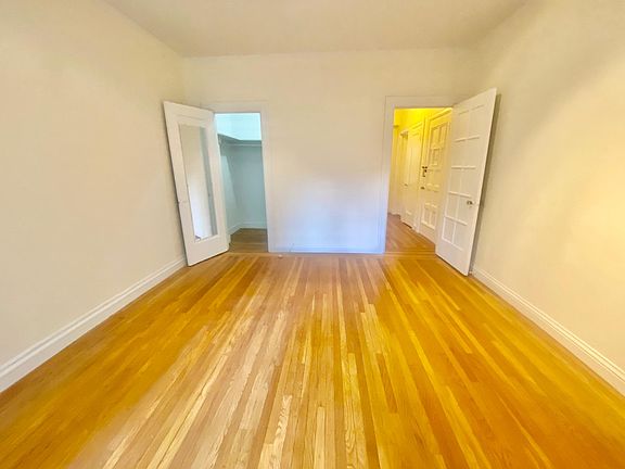 5th image of 2330 Larkin St APT 25