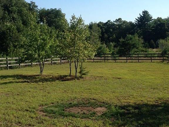 4th image of 15 Johnson Dr