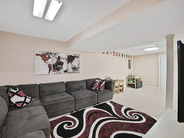 18420 Shady View Ln — Photo 37