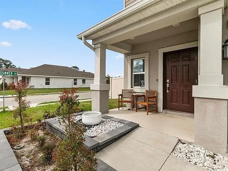 570 Jett Ln — Photo 2