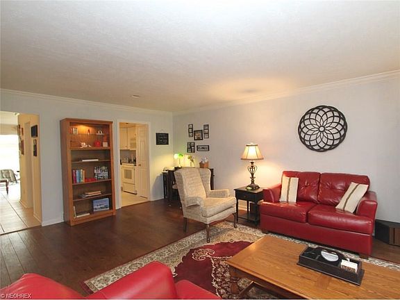 2nd image of 2233 Fairway Blvd