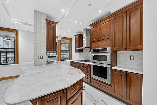 Rented by WAM Partners - William Moses Co. | media 21