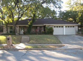 2919 Tangle Oaks Ct, Bedford, TX 76021