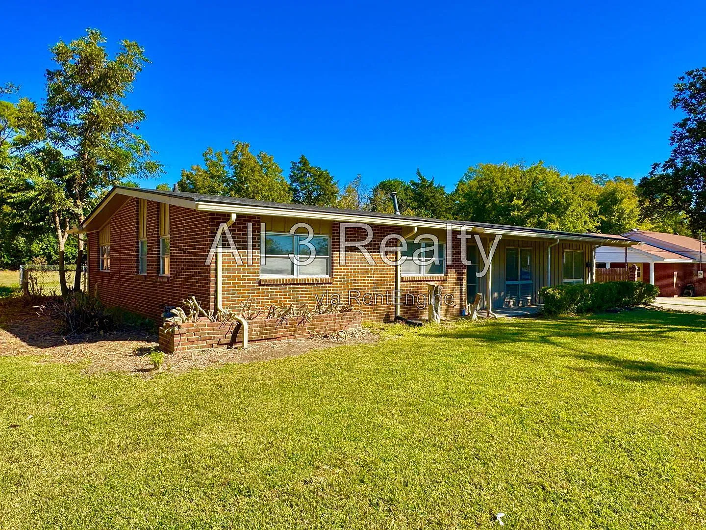 3 bed, 2.0 bath, 2157 sqft, $1,335 — Photo 4