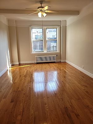 4th image of 15 W 75th St APT 6A