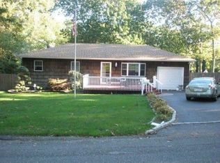 240 Victory Dr, Ronkonkoma, NY 11779