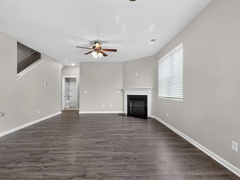 446 Furlough Dr — Photo 8
