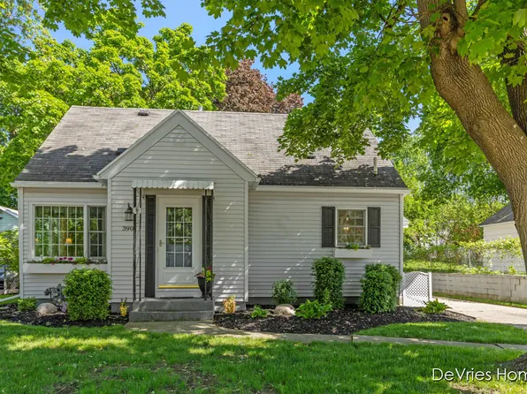 3901 Macrace St SW, Grandville, MI 49418