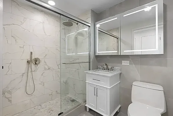 Bathroom, photo 1
