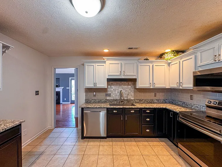 5929 Blue Sky Ln — Photo 10