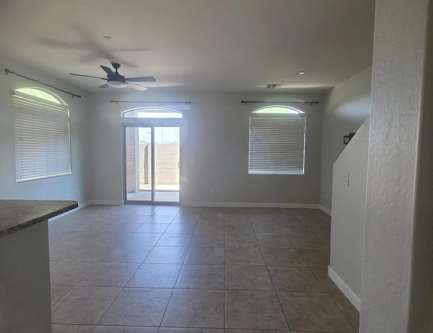 3 bed, 2.5 bath, 1394 sqft, $2,249 — Photo 4