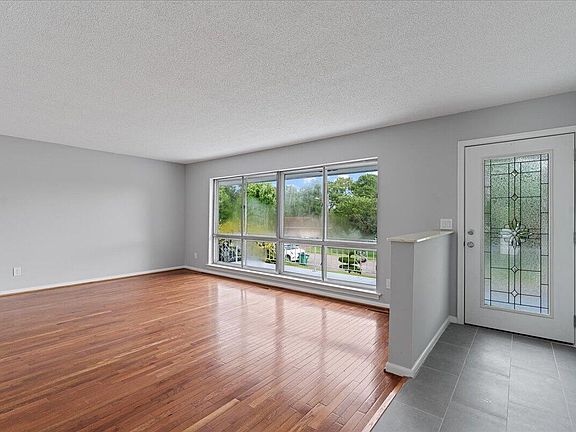 3rd image of 4024 Belvoir Pines Dr