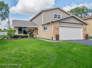 369 E Yorkfield Ave, Elmhurst, IL