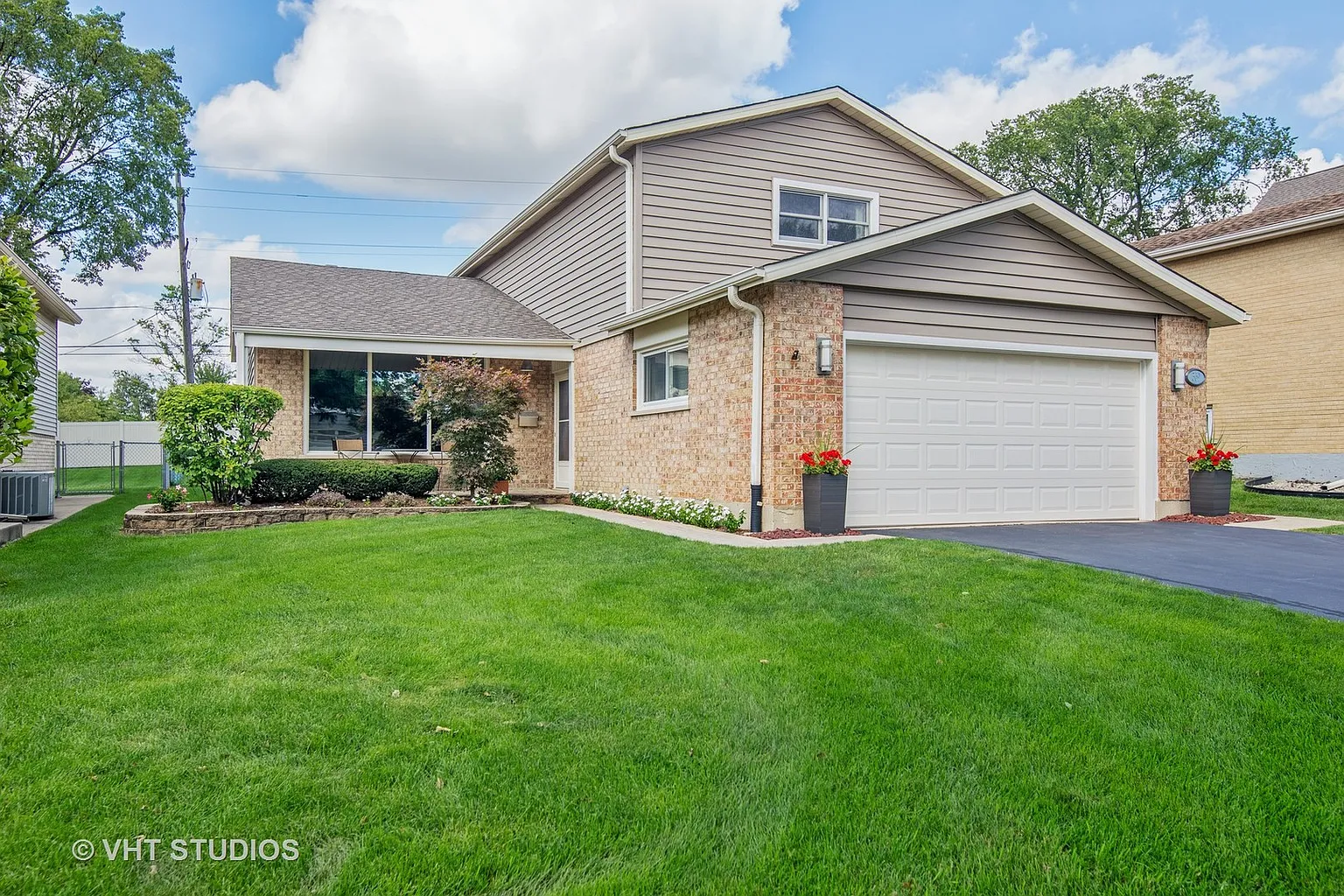 369 E Yorkfield Ave photo 1