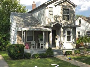 19155 Kenosha St, Harper Woods, MI 48225