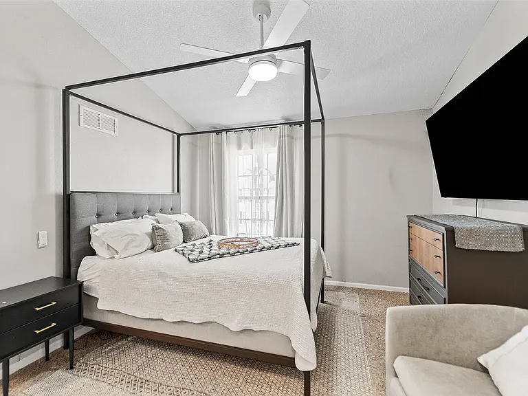 3007 SW Sharmin Ln — Photo 7