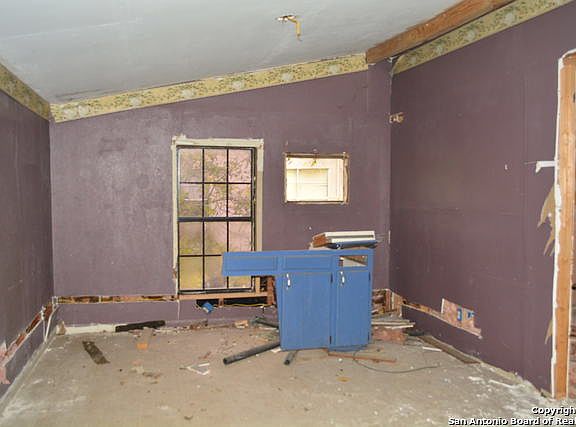 4th image of 1223 Plum St