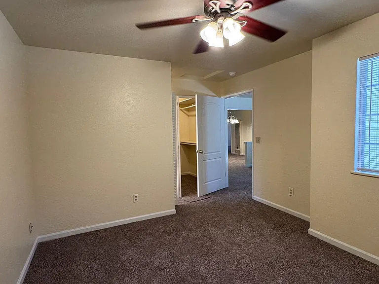 6542 Leesburg Pl — Photo 9