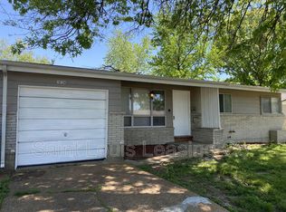 10134 Edgefield Dr, Saint Louis, MO 63136