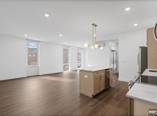 21 Lincoln Park #100, Newark, NJ