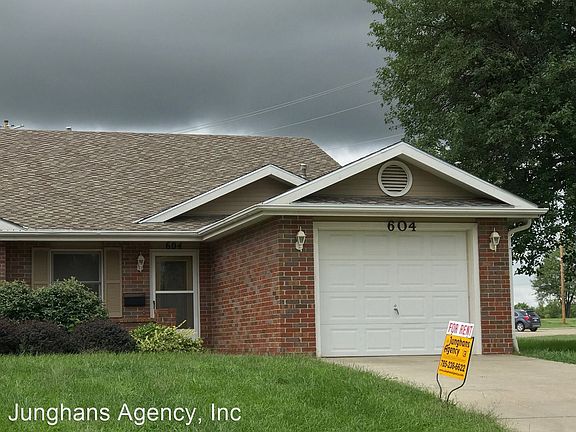 2nd image of 604 Tamerisk Dr