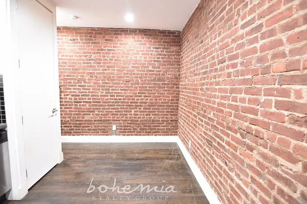 Rented by Bohemia Realty Group | media 9