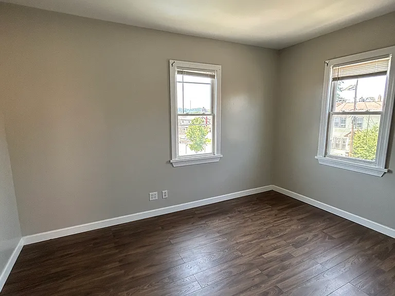 263 E 22nd St #2 — Photo 9