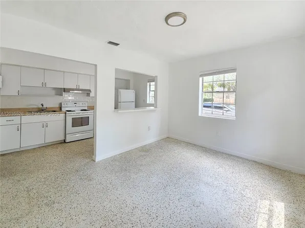 6601 SW 10th St #2, Miami, FL 33144