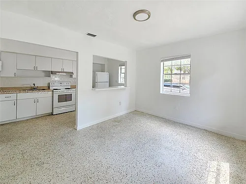 6601 SW 10th St #2 Photo 1