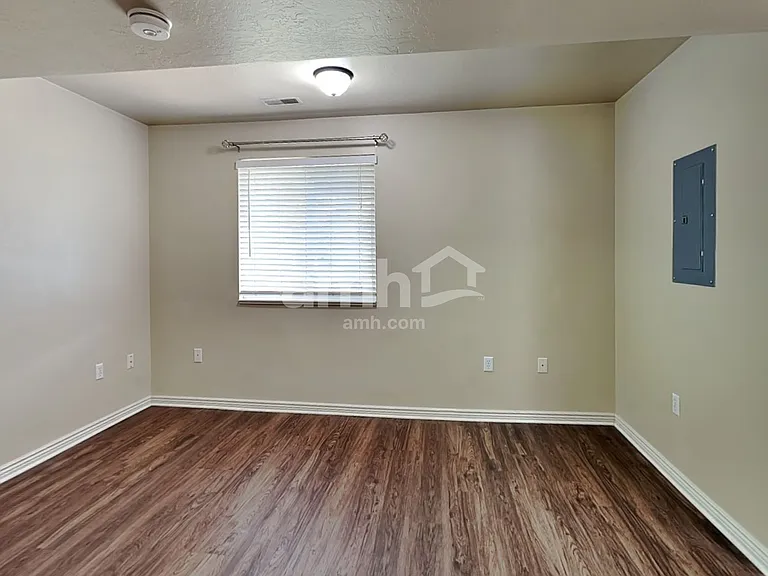 1625 E Bateman Way — Photo 9