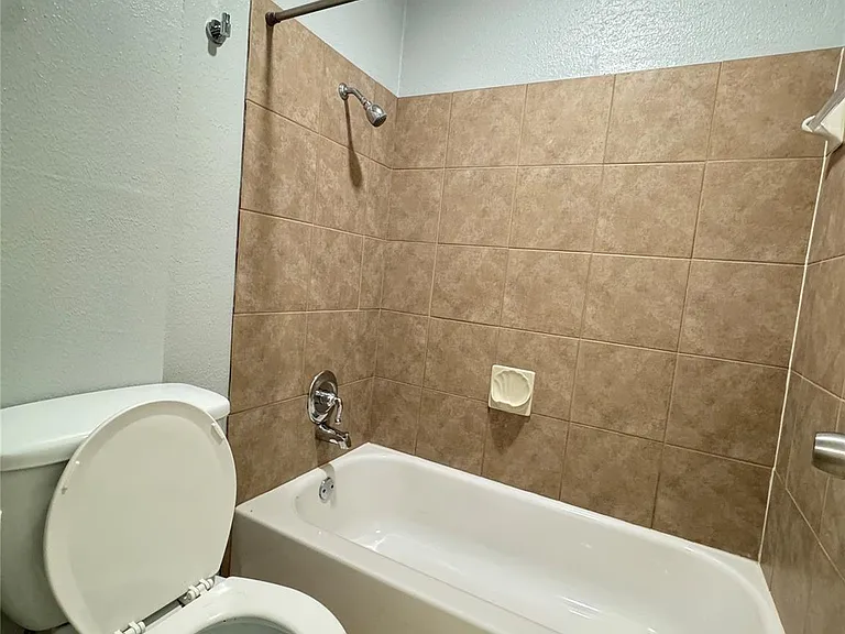 9006 Covent Garden St — Photo 11