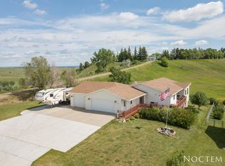 3024 Hillside Rd NW, Mandan, ND 58554